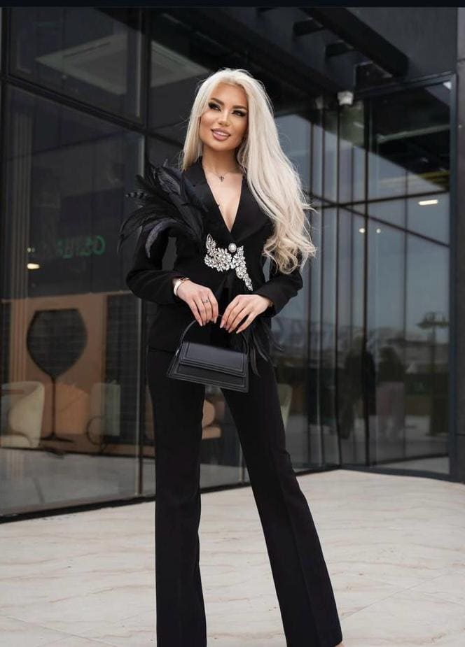 Costum Compleu cu Pantalon si Pene DYA11