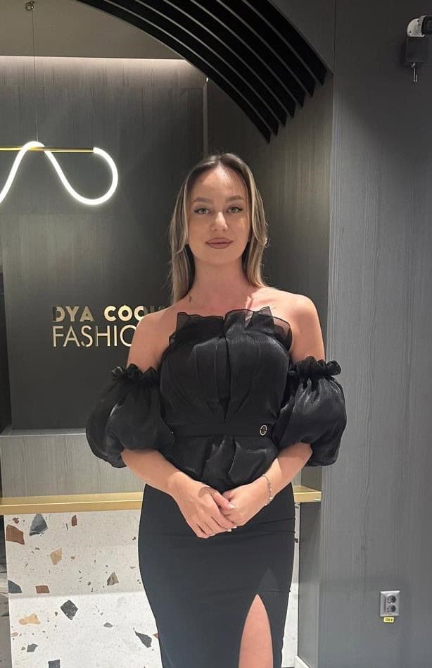 Rochie Neagra cu Mancea Bufanta Cazuta DYA639
