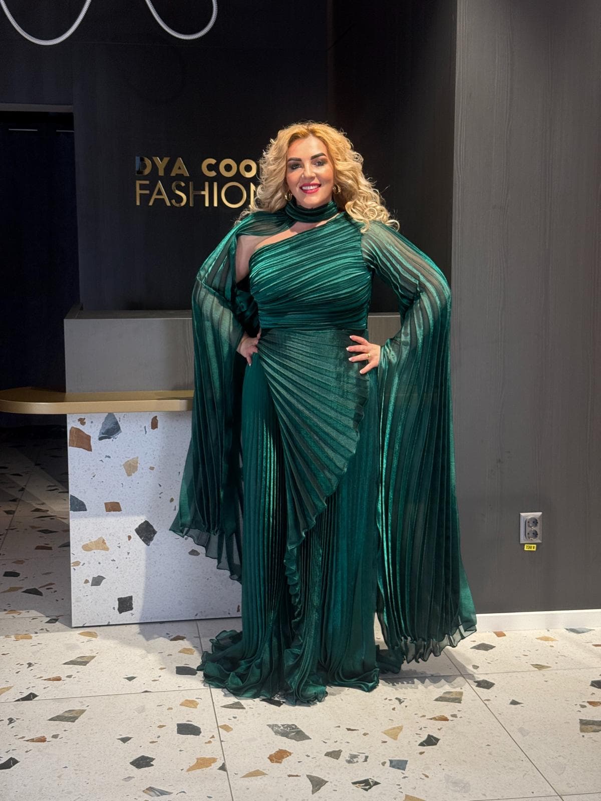 Rochie Lux  Lunga Verde cu Maneca Detasabila DYA681