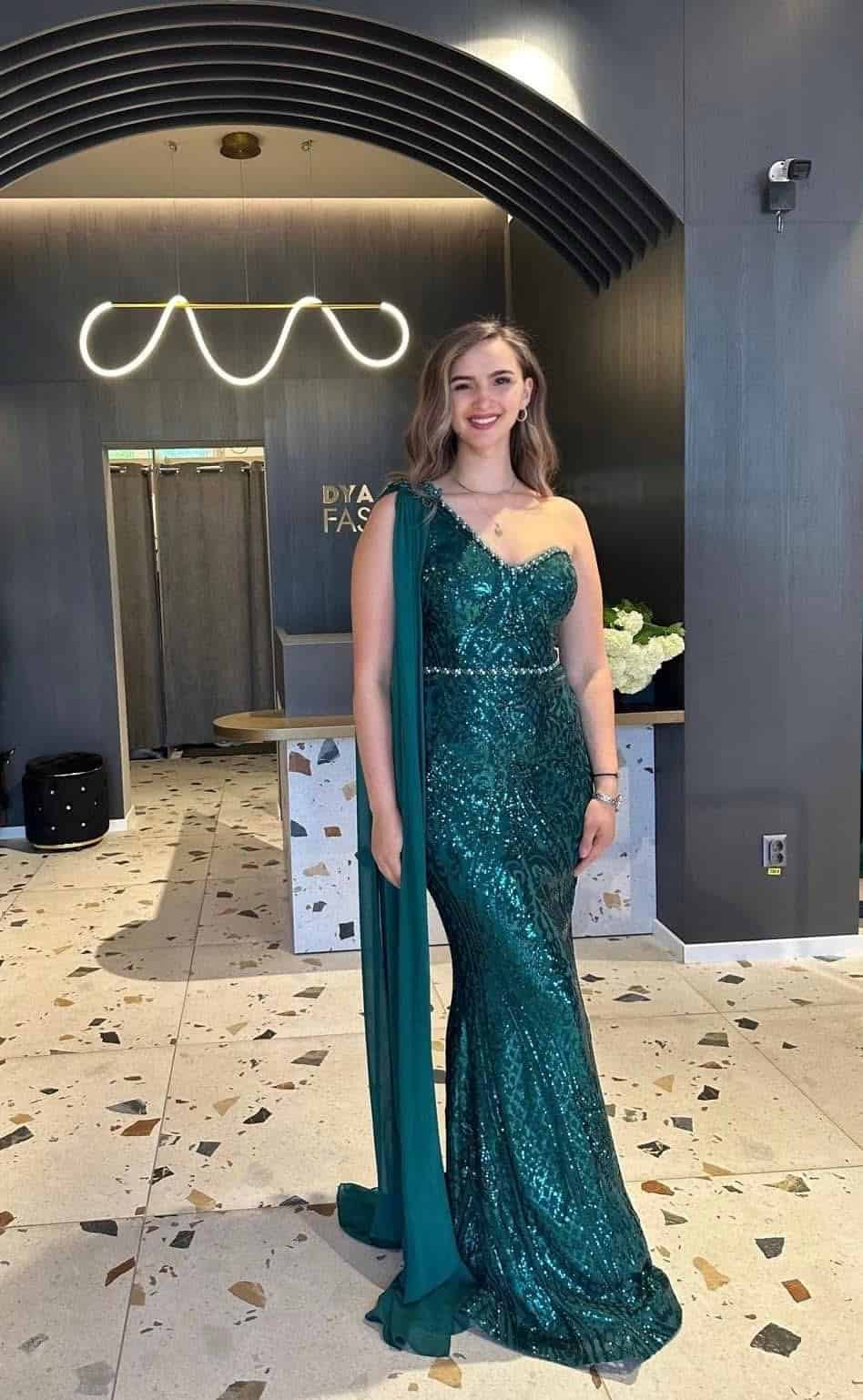 Rochie Lunga Verde cu Trena pe Umar DYA712