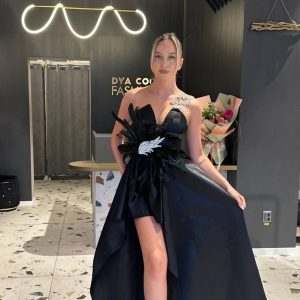 Rochie Lungă Negru Pene și Cristale DYA797
