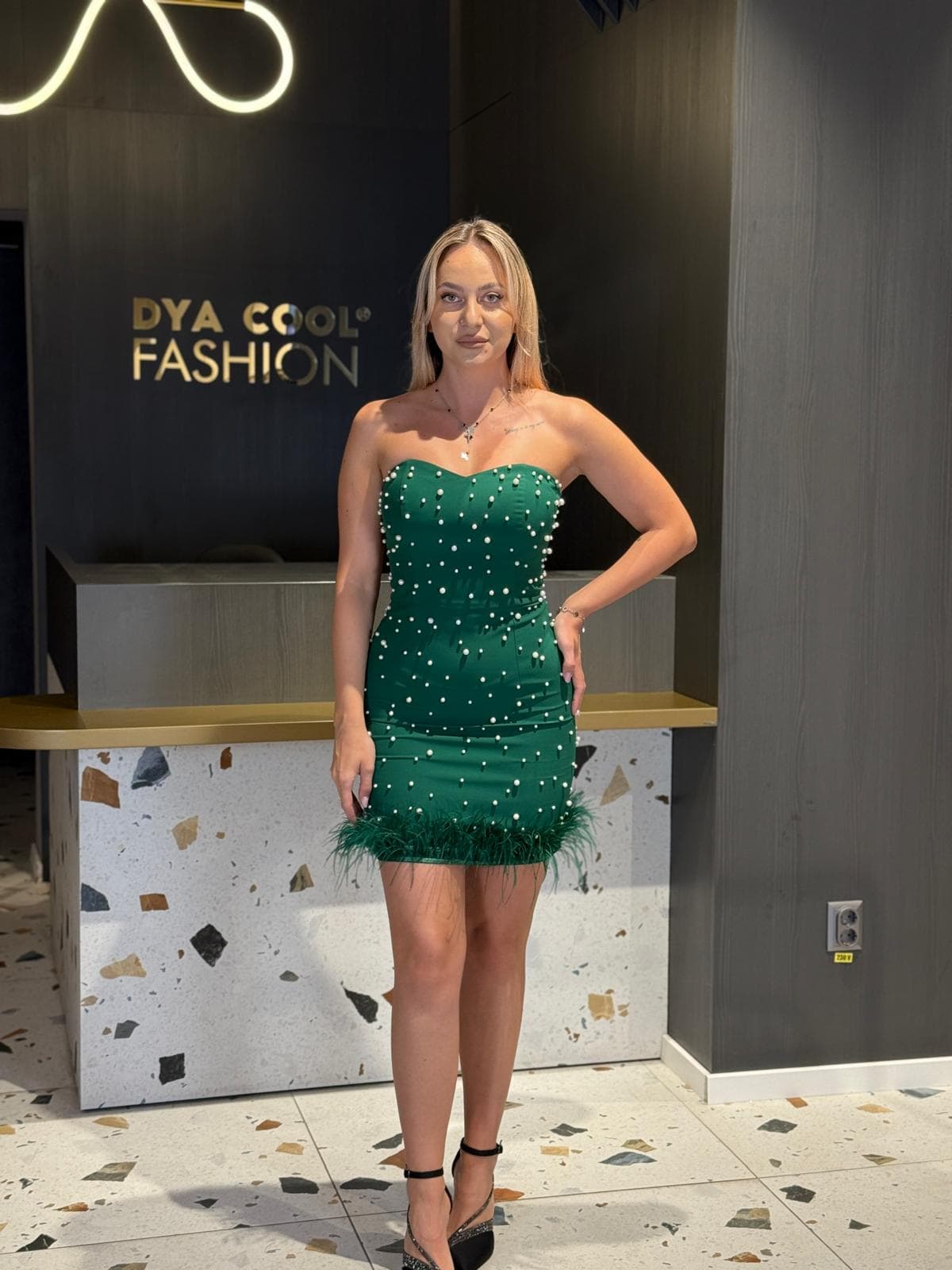 Rochie Scurta Verde Perle si Pene DYA818