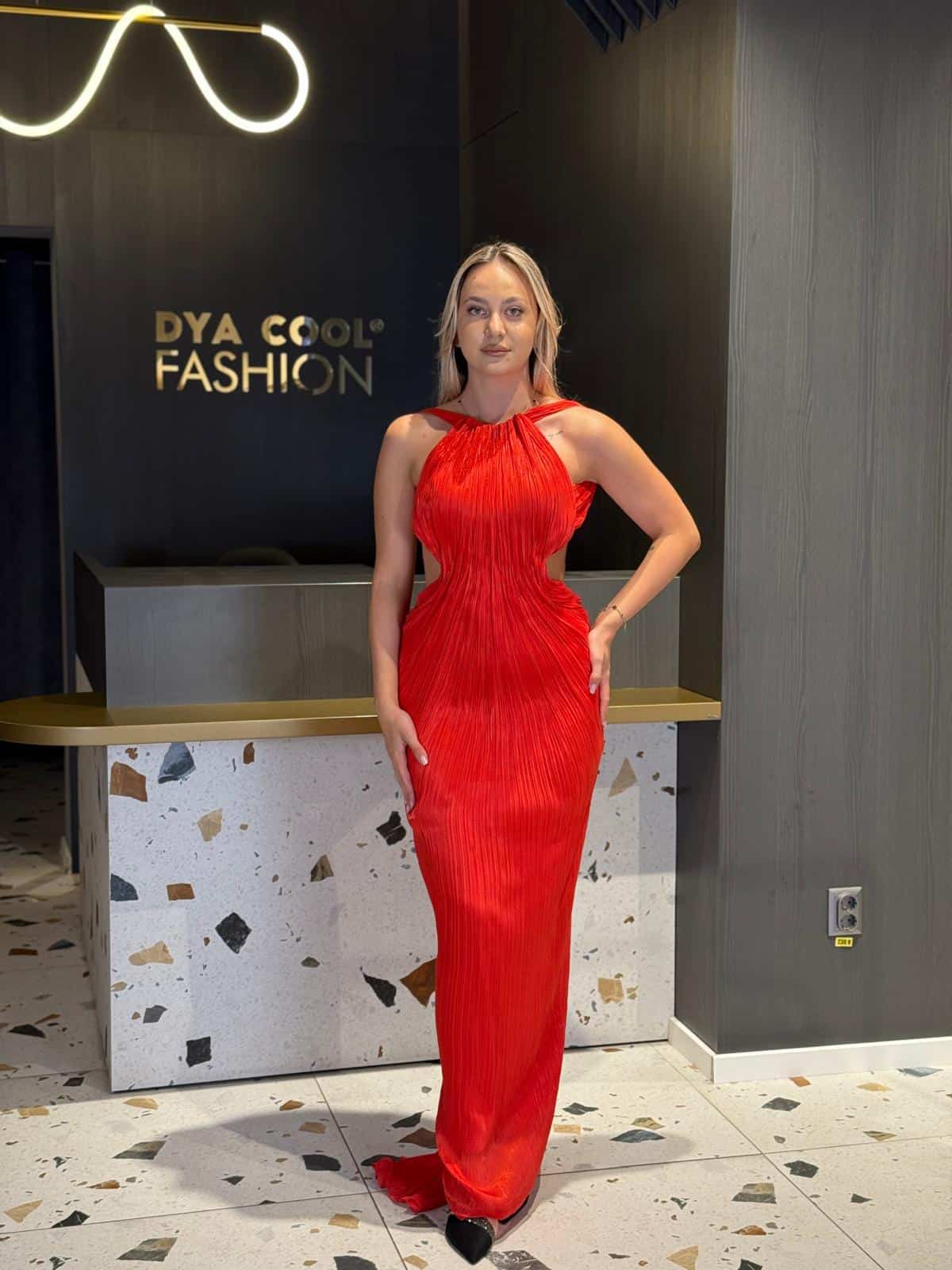 Rochie Eleganta Rosu  cu Trenă DYA819