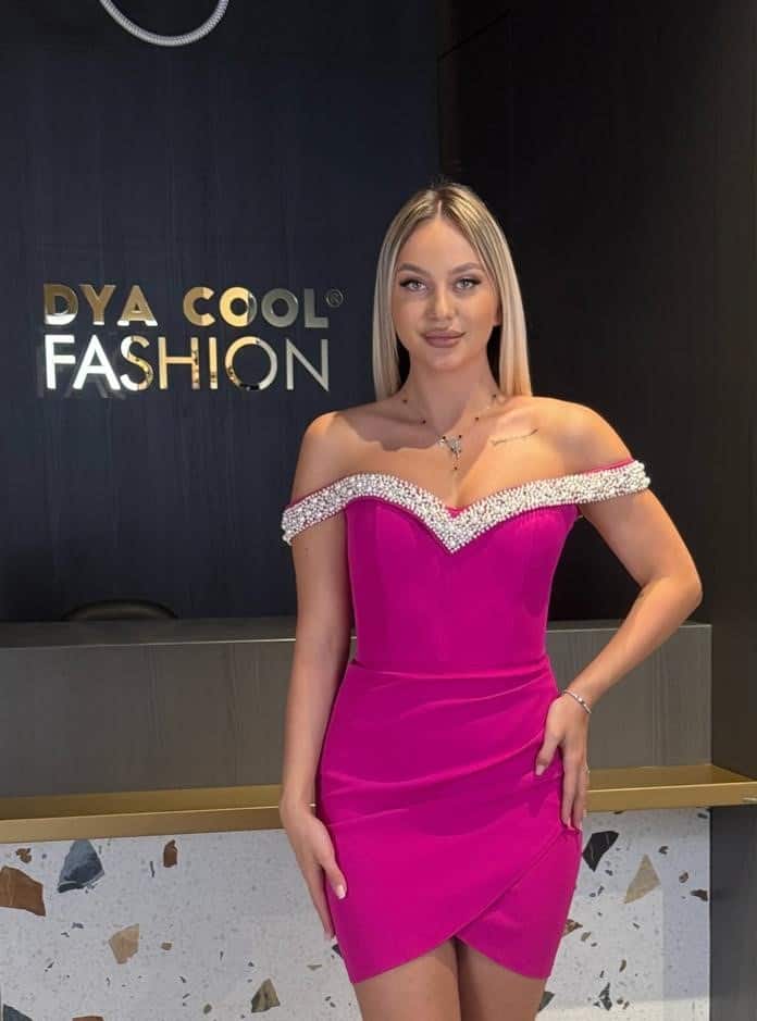 Rochie Scurta Fuxia cu Perle si Cristale DYA922