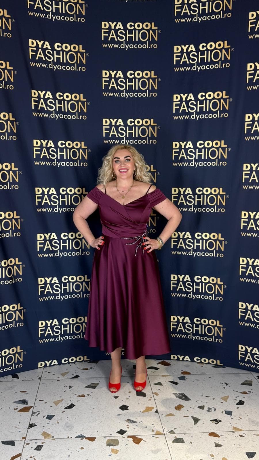 Rochie Midi Visiniu Cu Pietricele DYA958