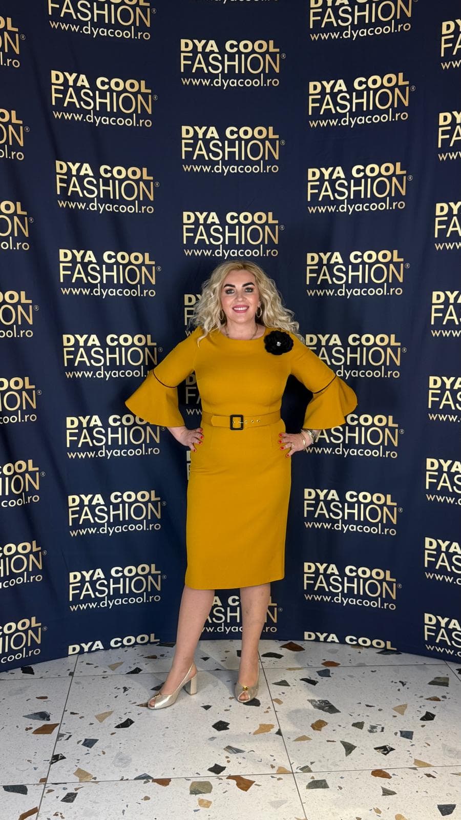 Rochie Midi Mustar cu Maneca Lunga Evazata DYA1021