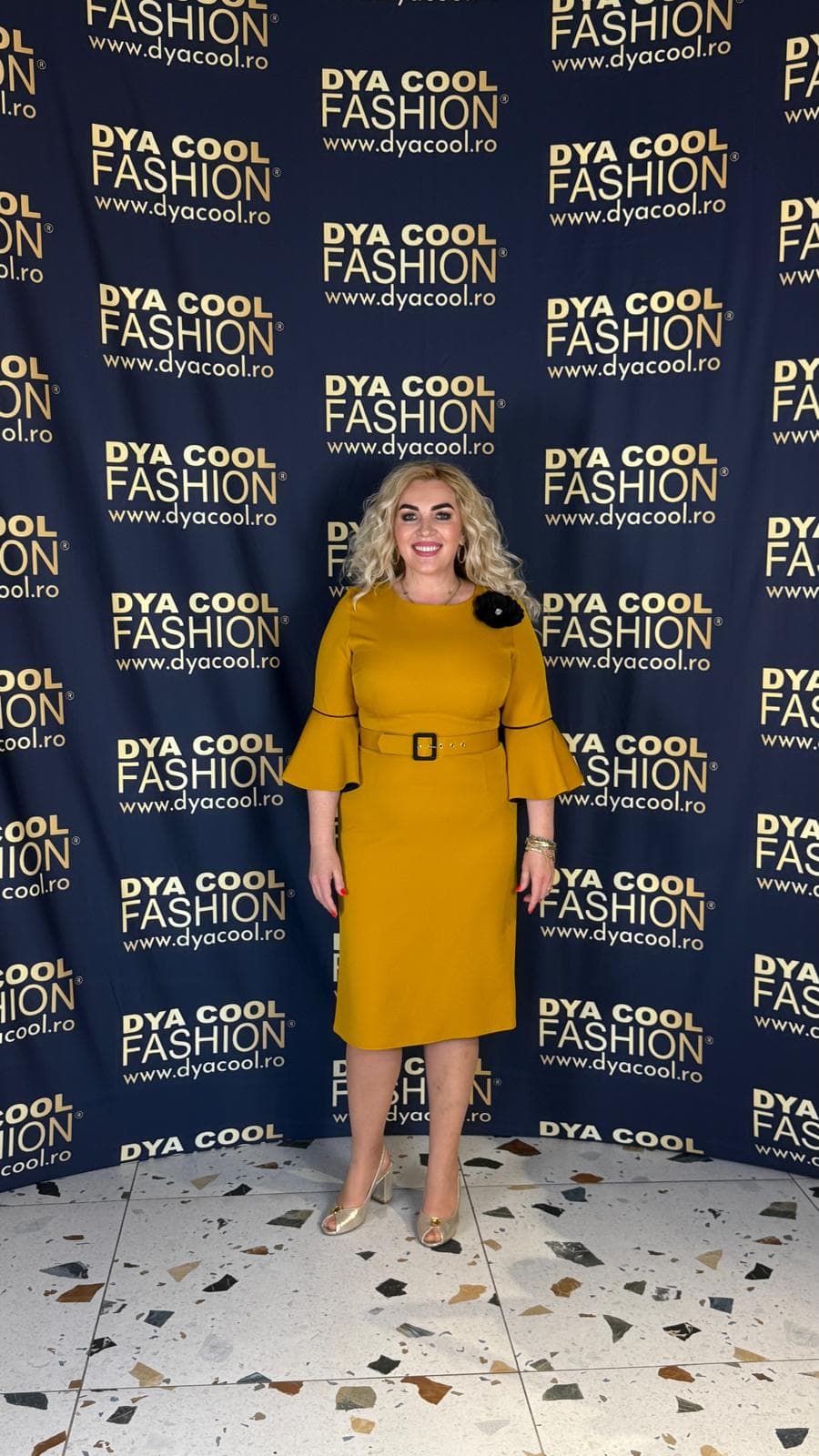 Rochie Midi Mustar cu Maneca Lunga Evazata DYA1021 - imagine 2