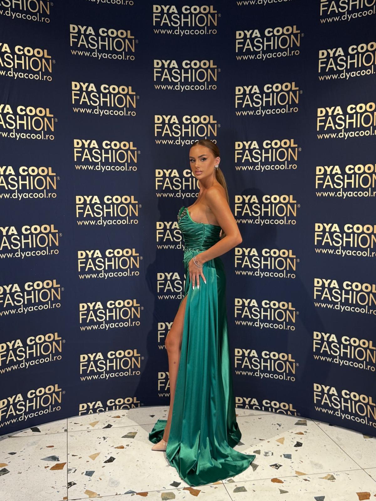 Rochie Lunga Satin Verde Smarald DYA1061 - imagine 3