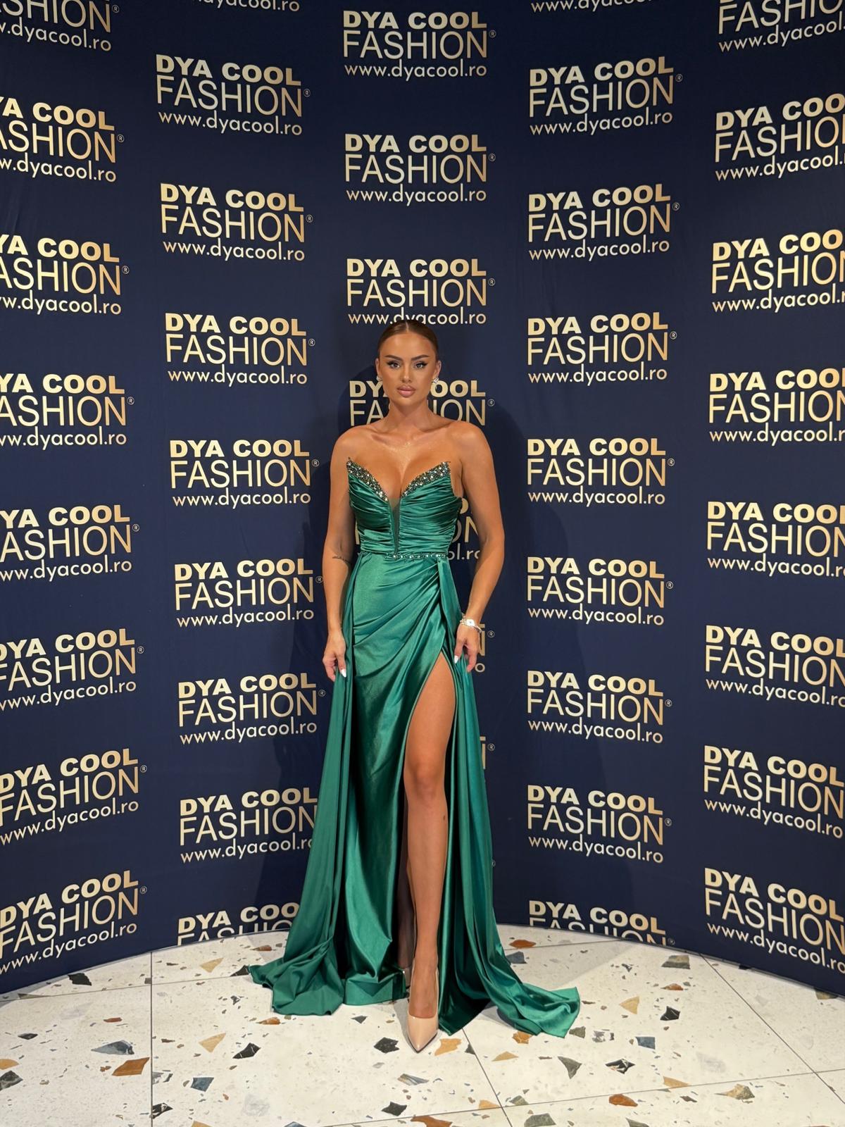 Rochie Lunga Satin Verde Smarald DYA1061