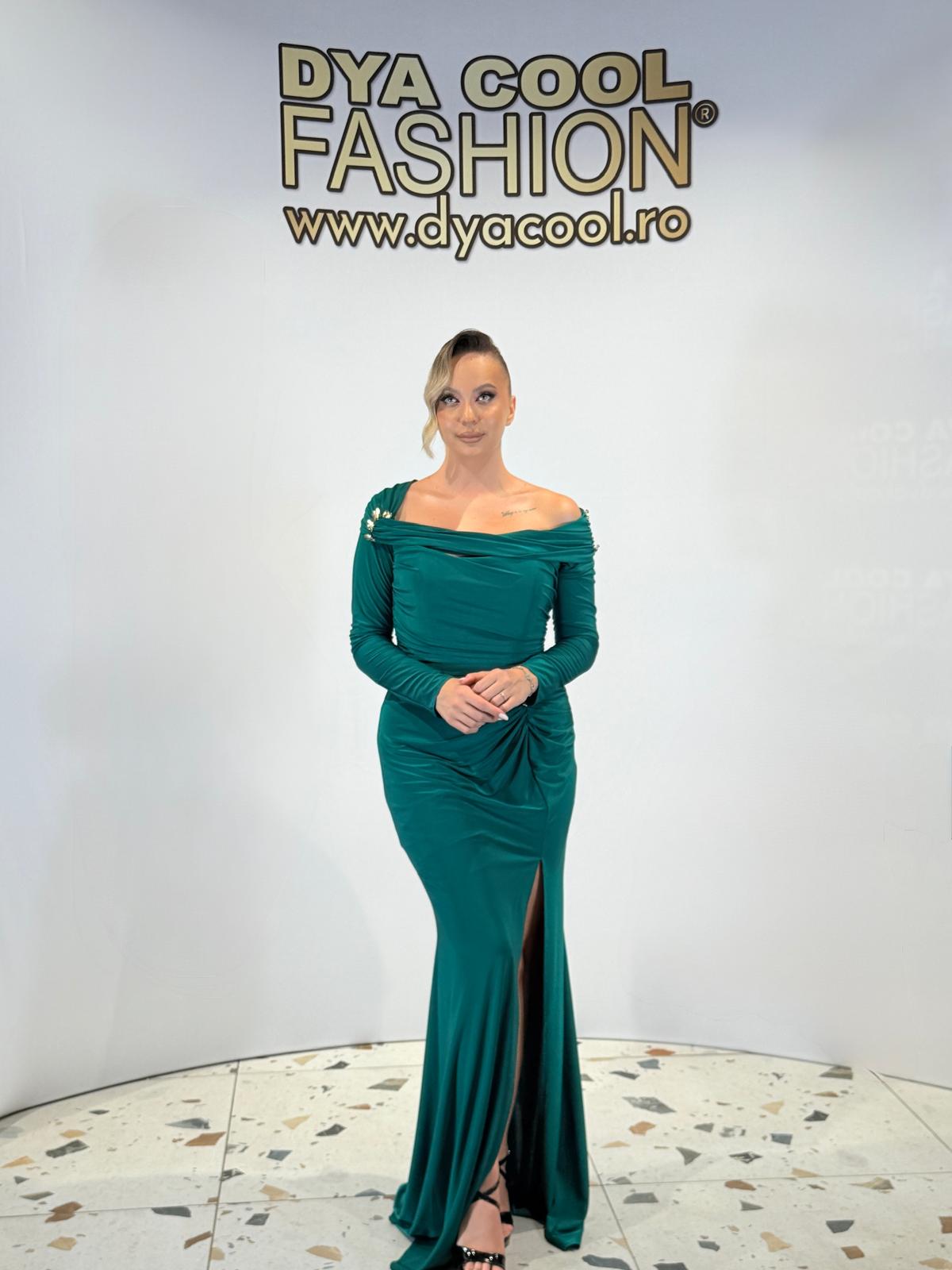 Rochie Lunga Verde cu Maneca Detasabila DYA1092