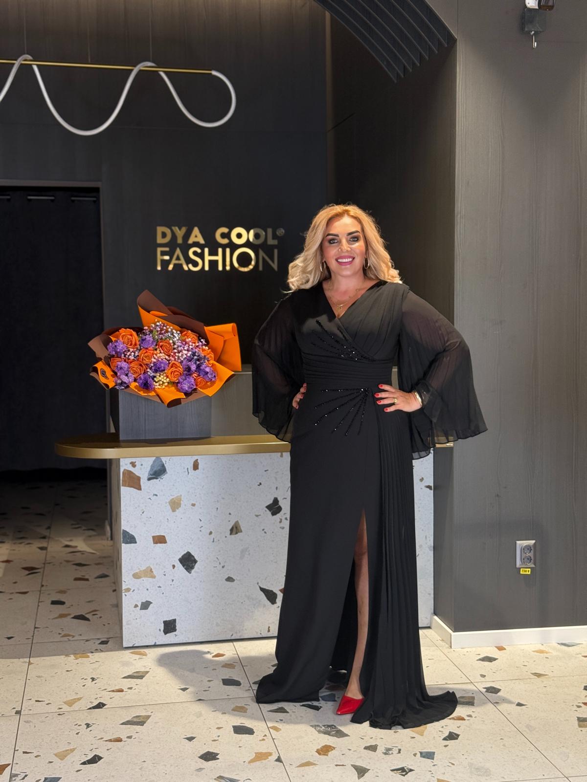 Rochie Lunga Neagră Elegantă cu Voal DYA1151