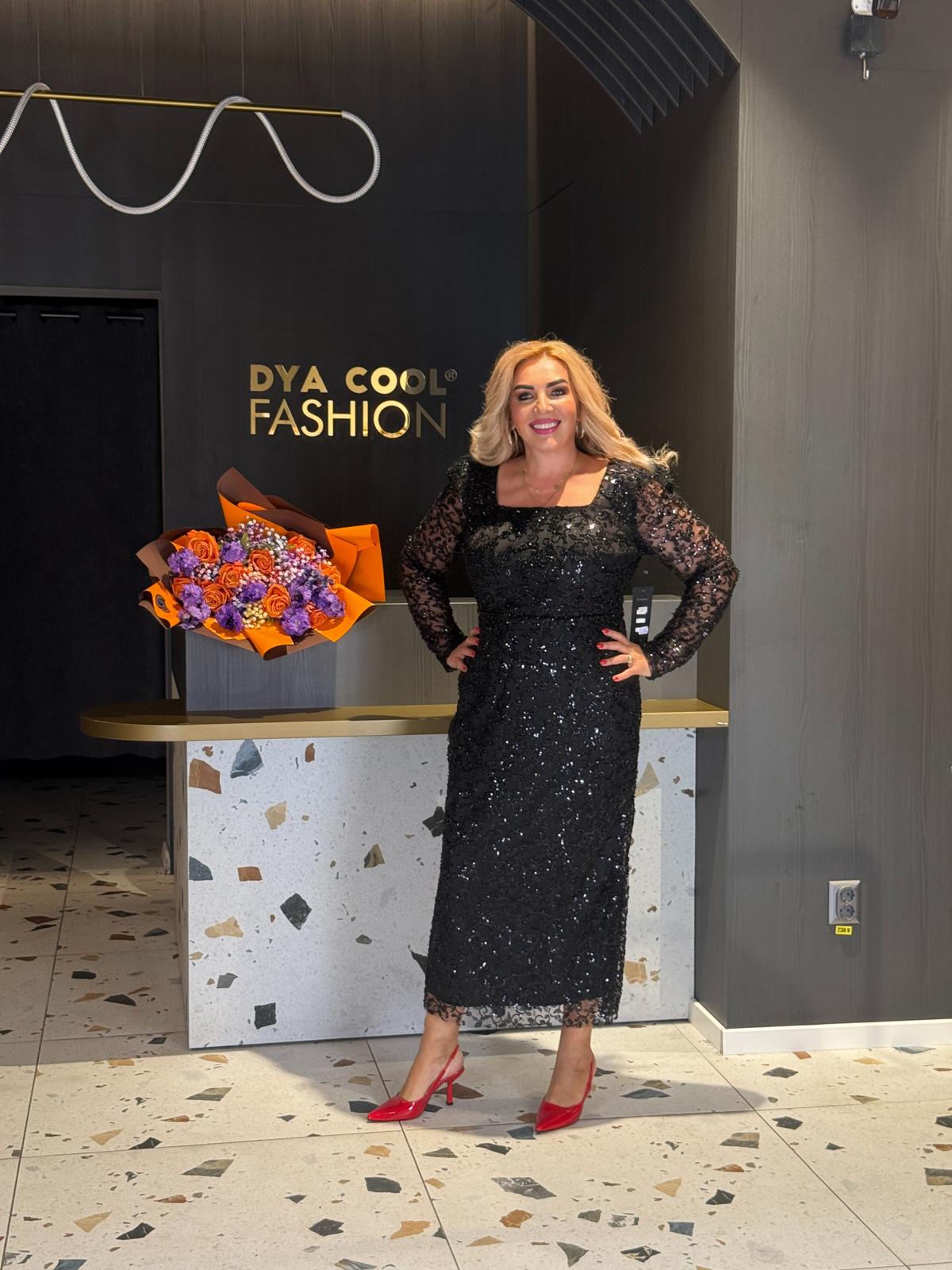 Rochie Midi Neagră cu Paiete DYA1153