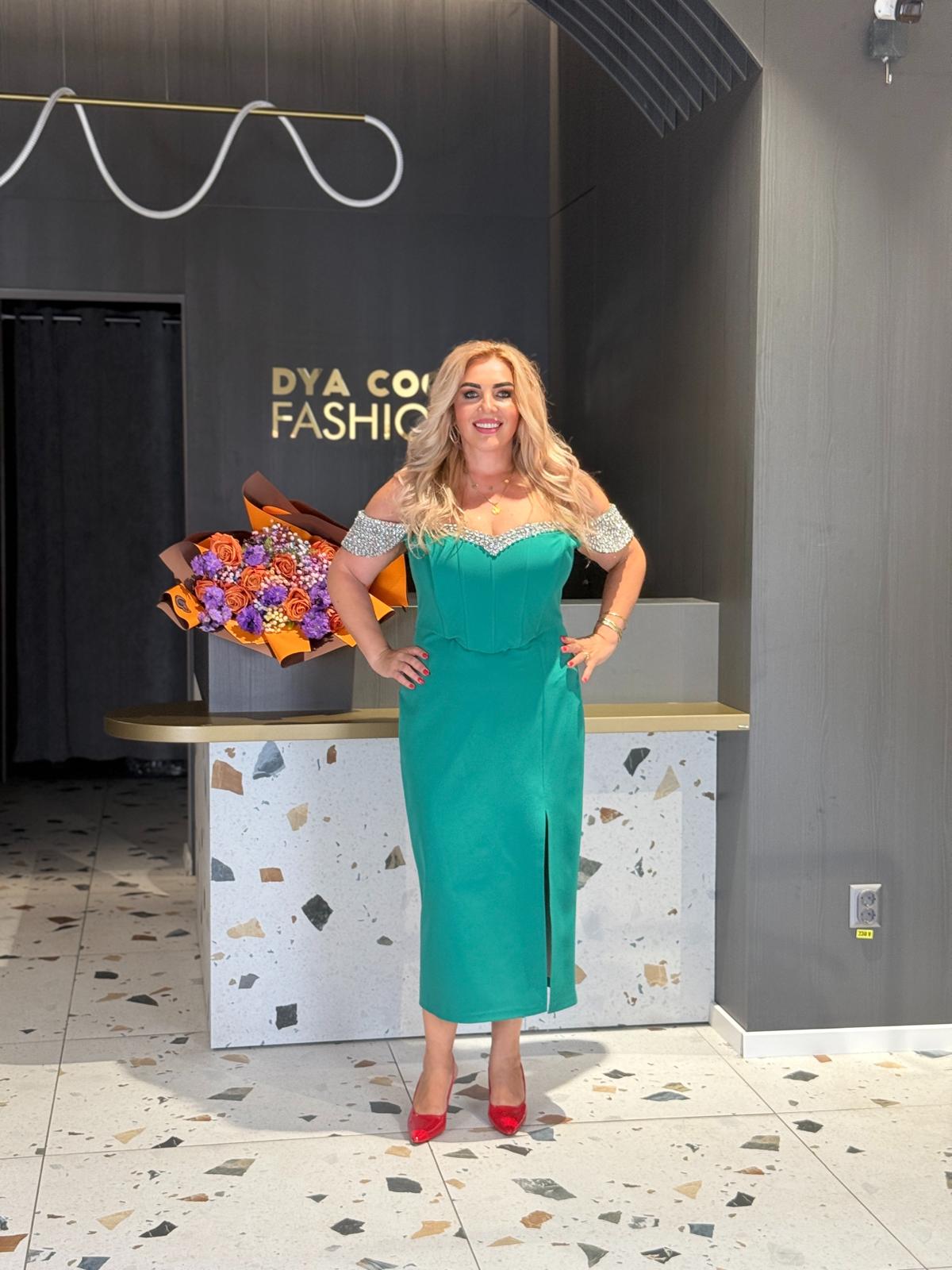 Rochie Midi Verde cu Umeri Goi DYA1163