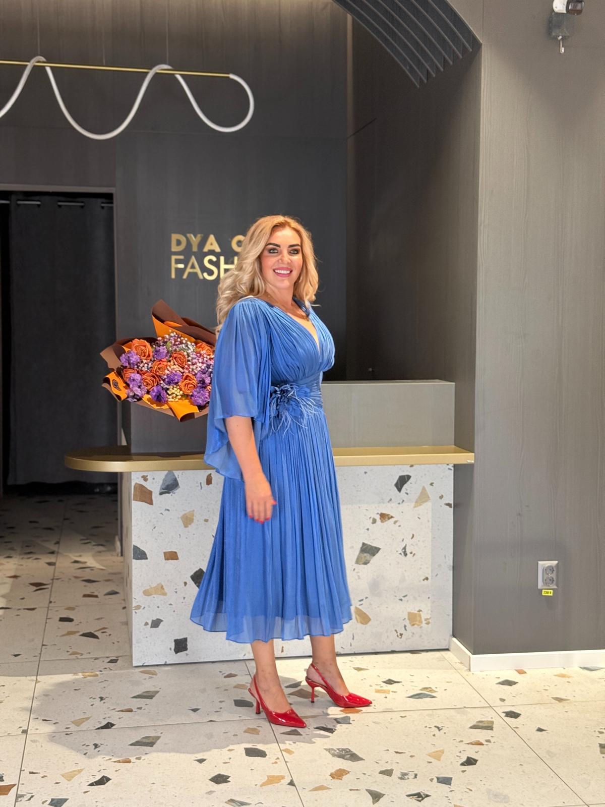 Rochie Midi Albastră cu Pliuri și Mâneci Ample DYA1165 - imagine 2