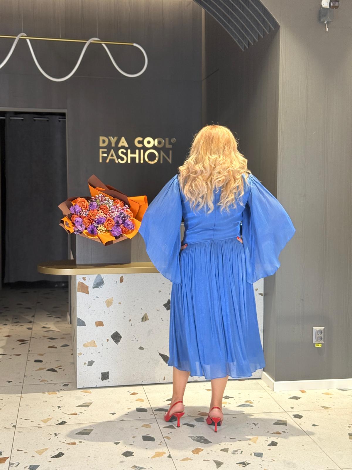 Rochie Midi Albastră cu Pliuri și Mâneci Ample DYA1165 - imagine 4