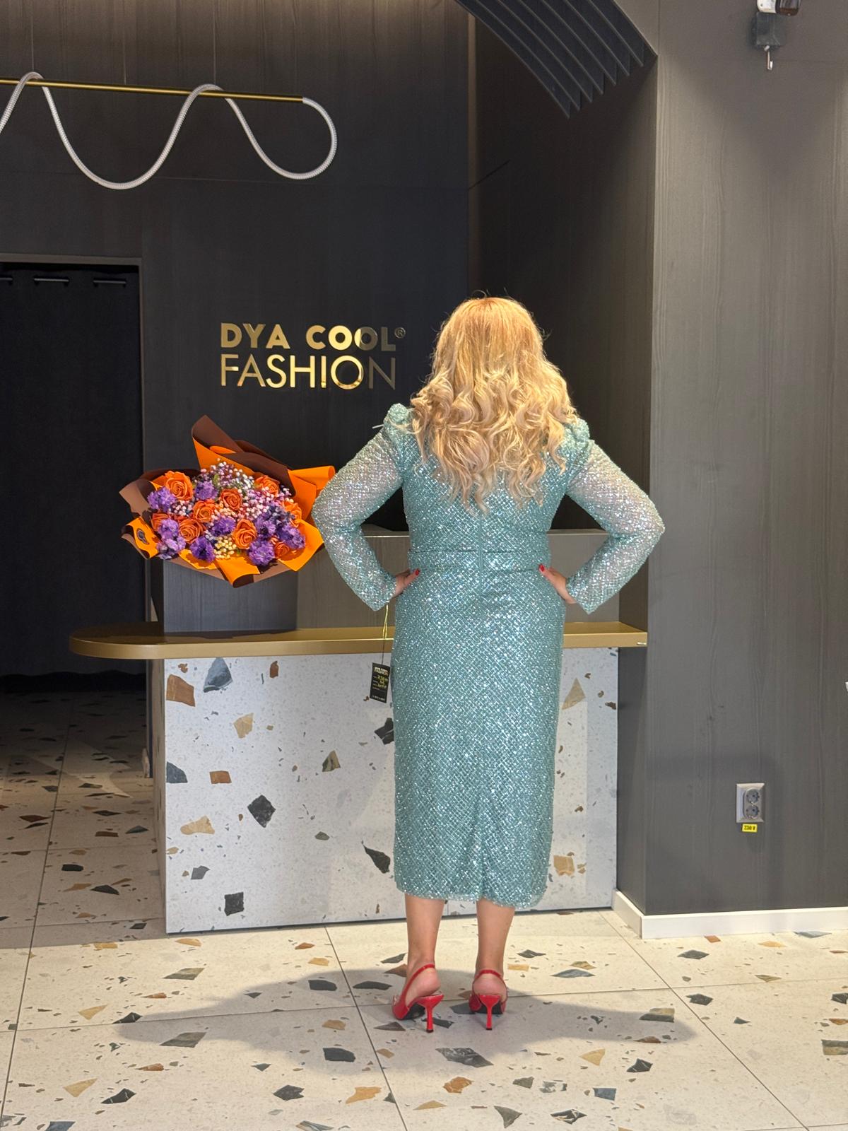 Rochie Midi Verde Mentă cu Paiete și Detaliu Floral 3D DYA1167 - imagine 4