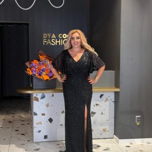 Rochie Lungă Neagră cu Paiete și Mâneci Fluture DYA1169