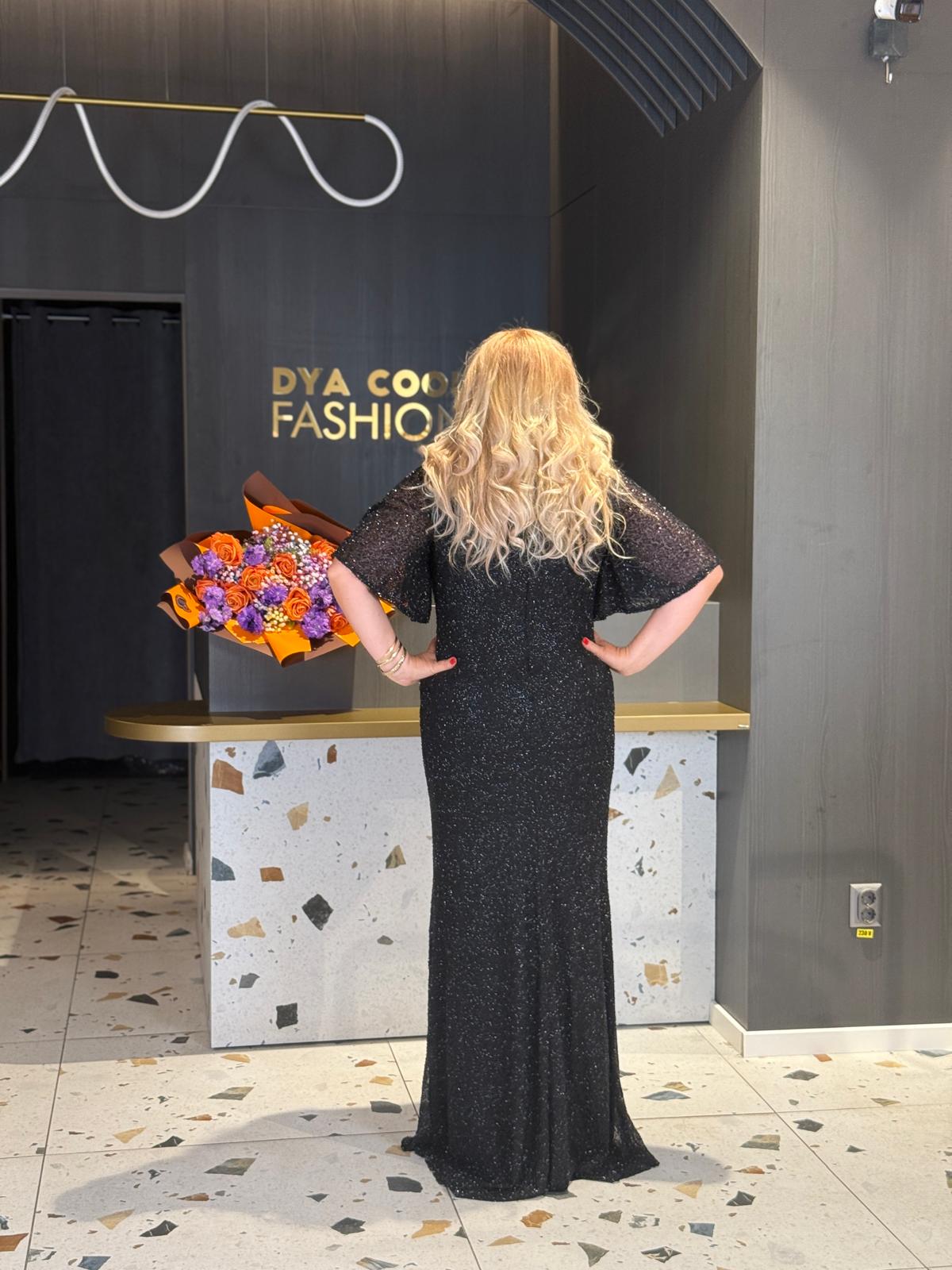 Rochie Lungă Neagră cu Paiete și Mâneci Fluture DYA1169 - imagine 4