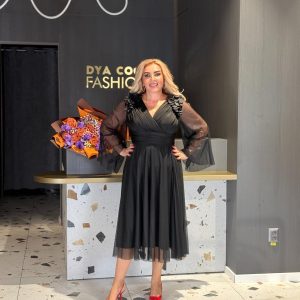 Rochie Midi Neagră Din Tull Cu Aplicații Florale DYA1182