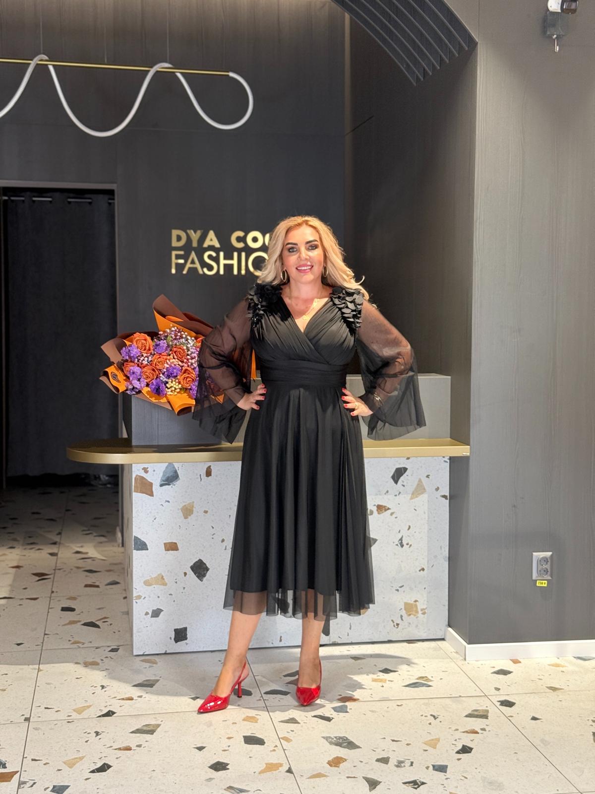Rochie Midi Neagră Din Tull Cu Aplicații Florale DYA1182