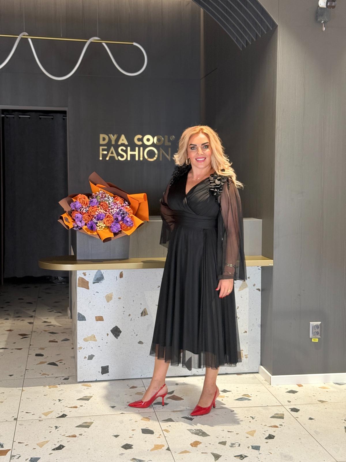 Rochie Midi Neagră Din Tull Cu Aplicații Florale DYA1182 - imagine 2