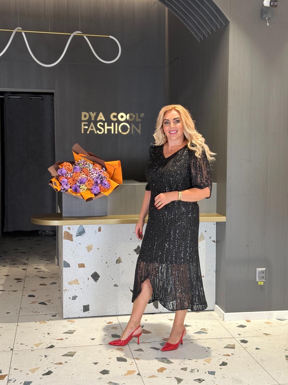 Rochie Midi Neagră Cu Paiete Și Mâneci Scurte DYA1184 - imagine 3