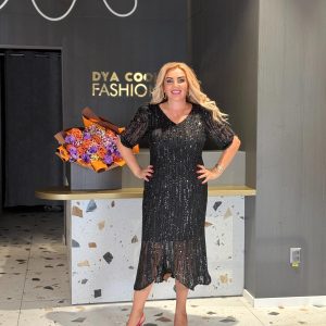 Rochie Midi Neagră Cu Paiete Și Mâneci Scurte DYA1184