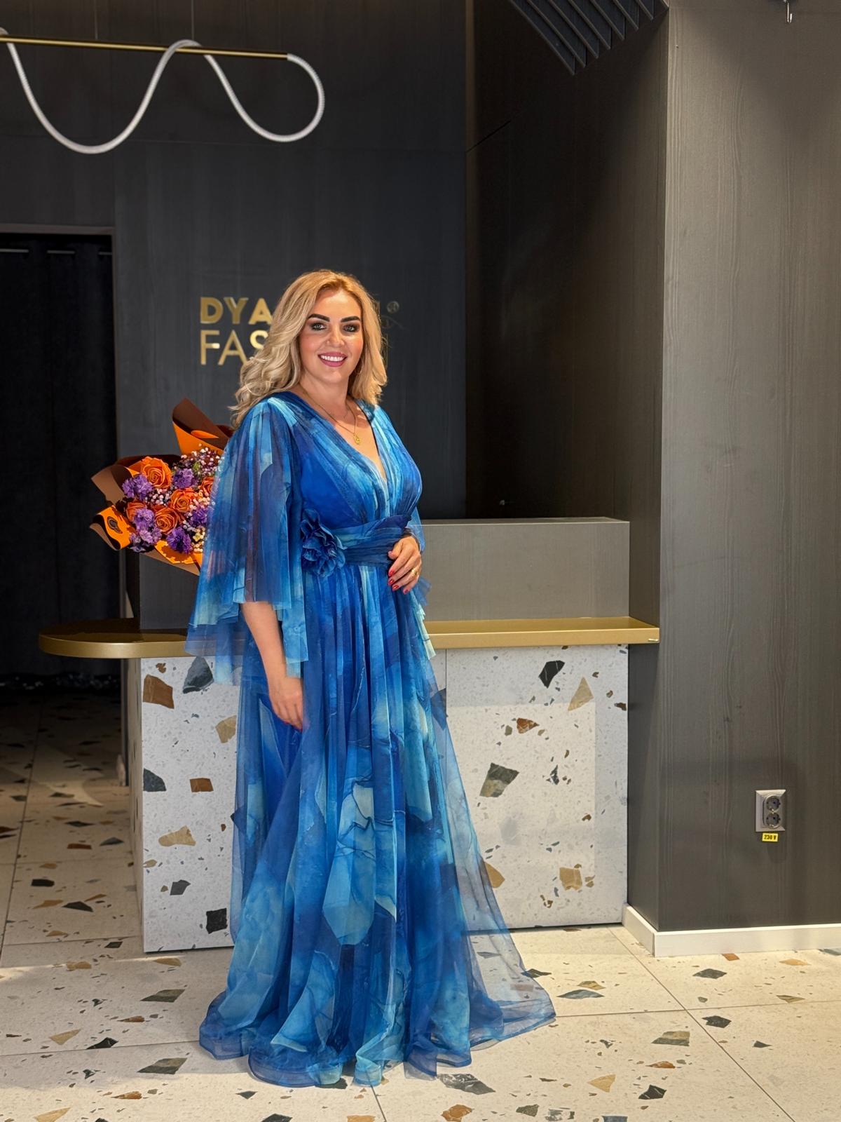 Rochie Lungă Albastră Din Voal Cu Imprimeu DYA1187 - imagine 2