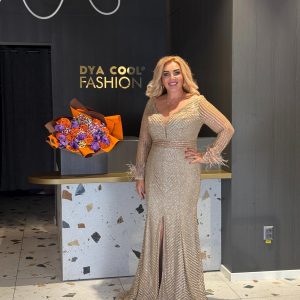 Rochie Lunga Aurie Elegantă cu Pene DYA1148