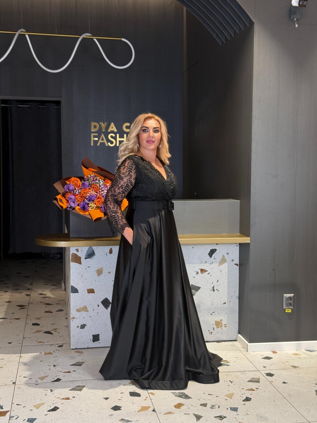 Rochie Lungă Neagră Din Satin Cu Bust Din Dantelă DYA1191 - imagine 3