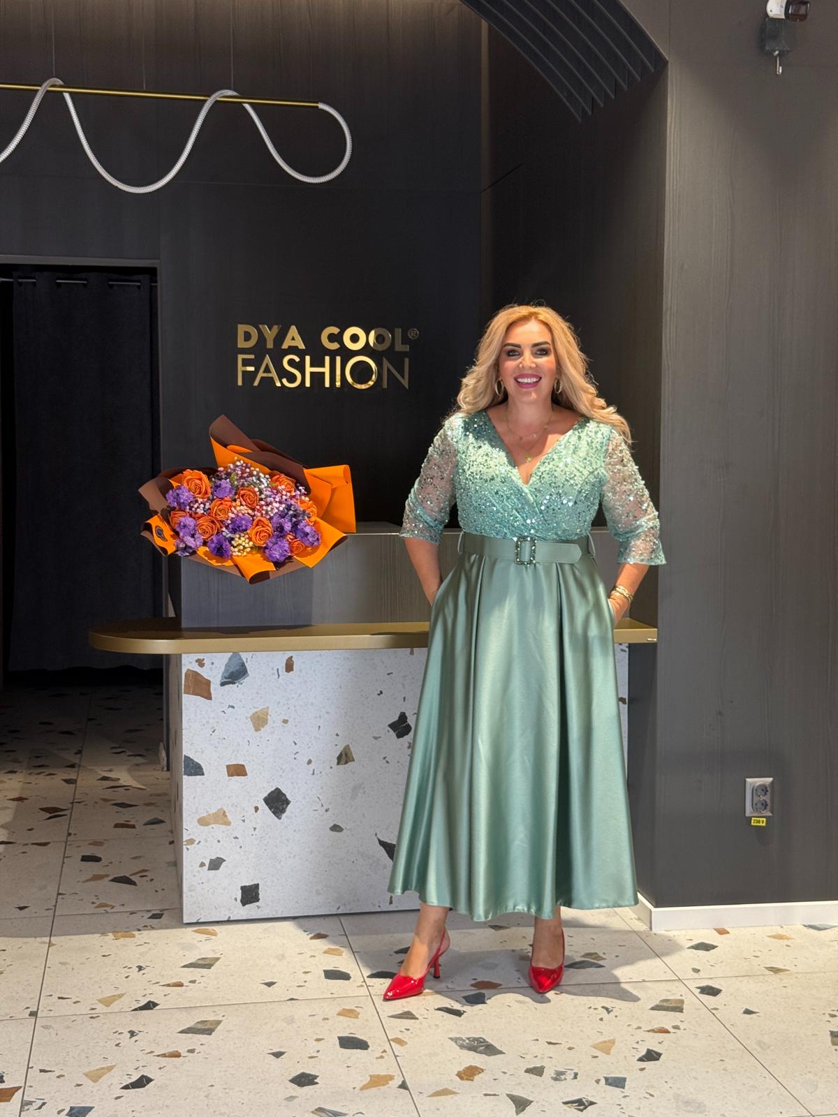 Rochie Midi Verde Mentă Cu Paiete, Fustă Satinată Și Buzunare STN DYA1193