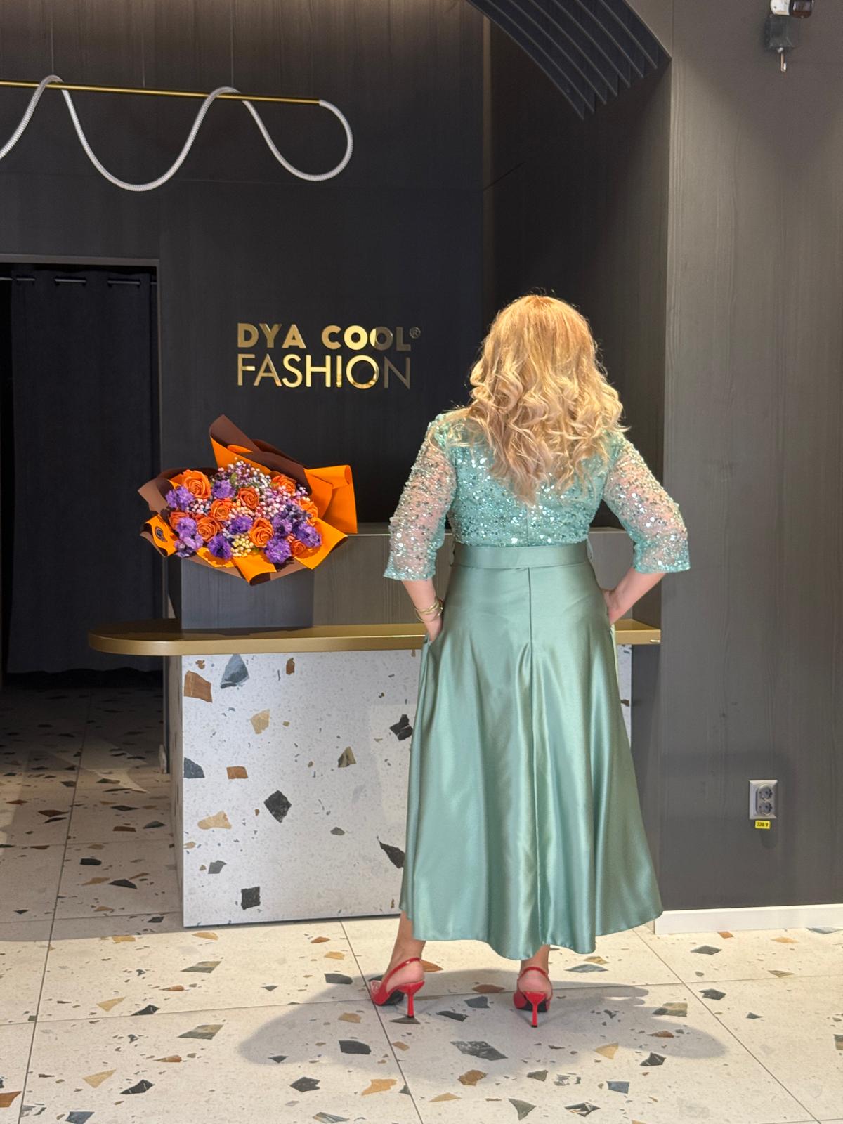 Rochie Midi Verde Mentă Cu Paiete, Fustă Satinată Și Buzunare STN DYA1193 - imagine 4