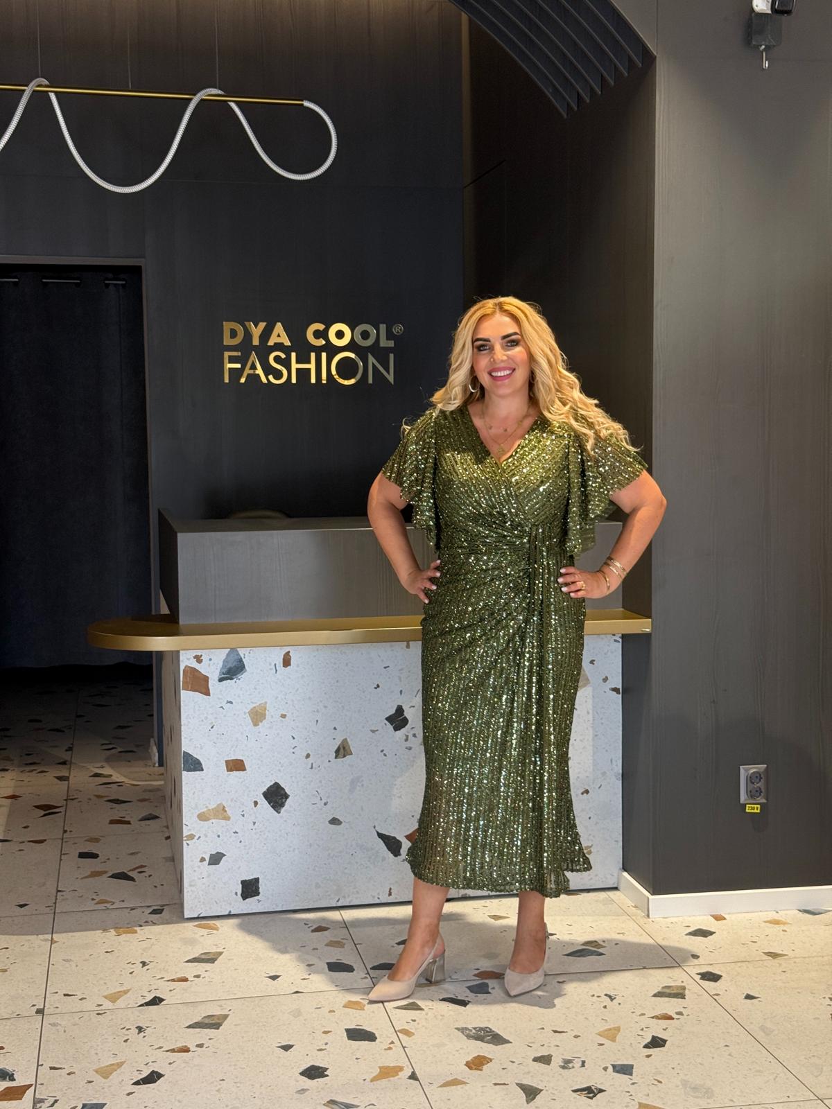 Rochie Midi Verde Din Paiete Cu Decolteu In V DYA1234