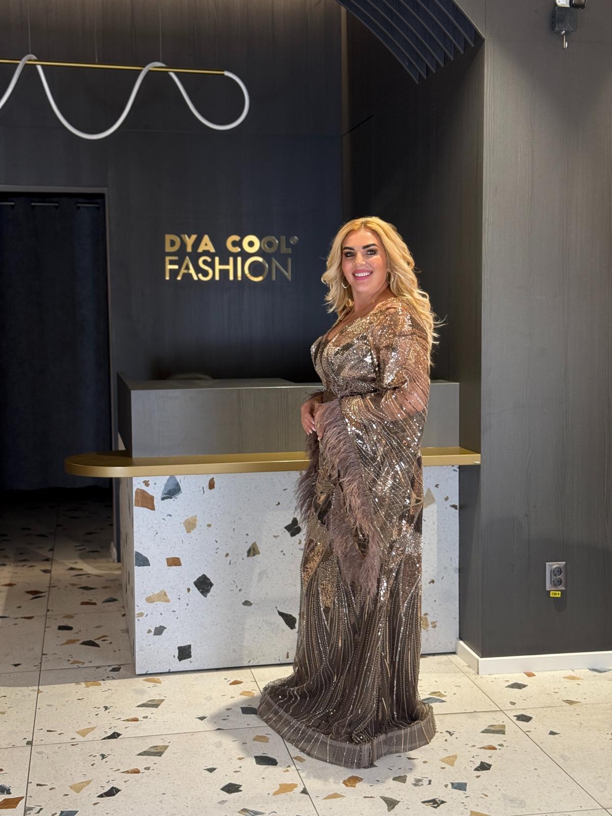 Rochie Lungă Auriu-Maro Din Paiete Cu Pene DYA1236 - imagine 3