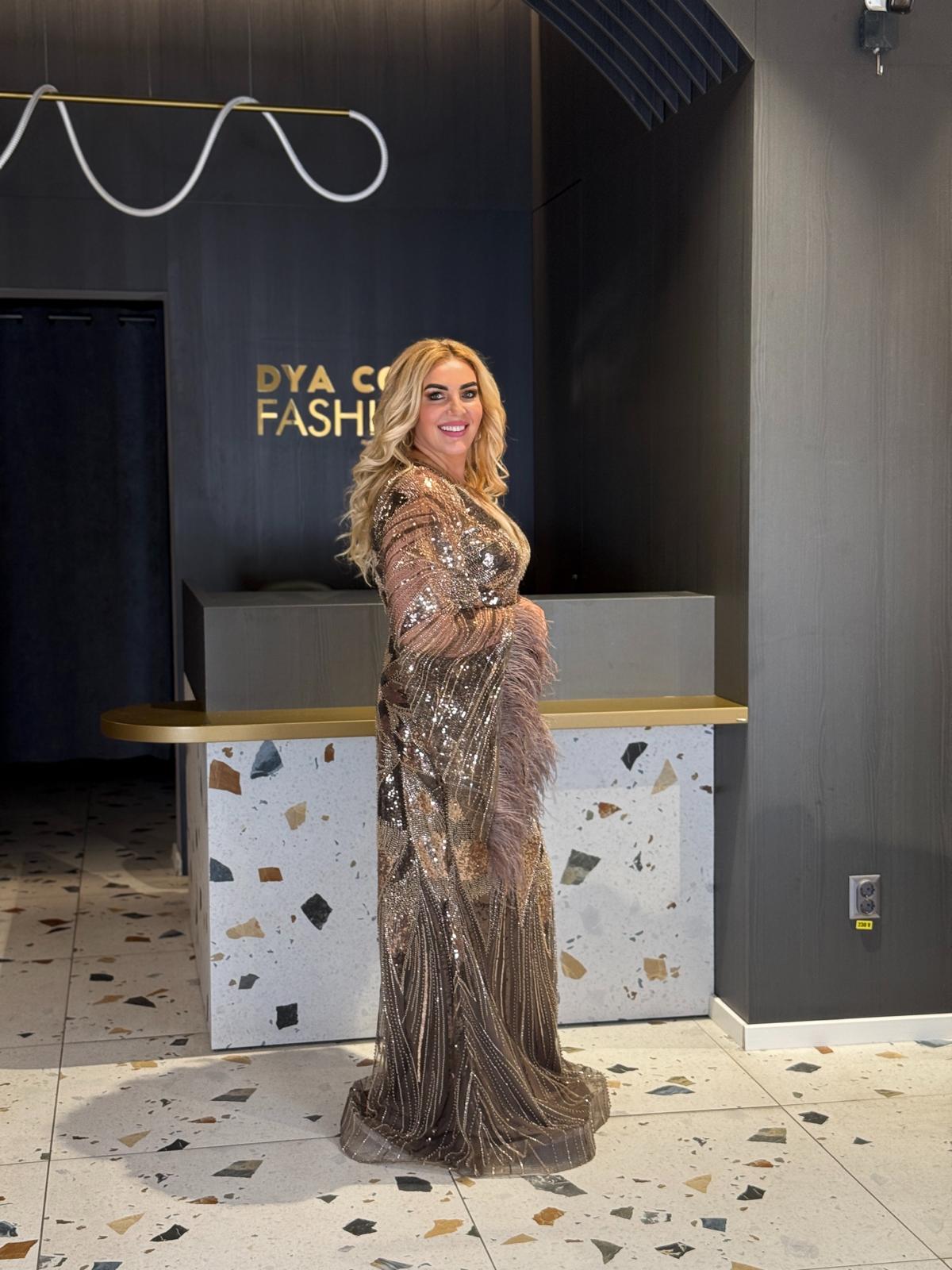 Rochie Lungă Auriu-Maro Din Paiete Cu Pene DYA1236 - imagine 2