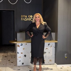 Rochie Midi Neagră Cu Detalii Plisate DYA1239