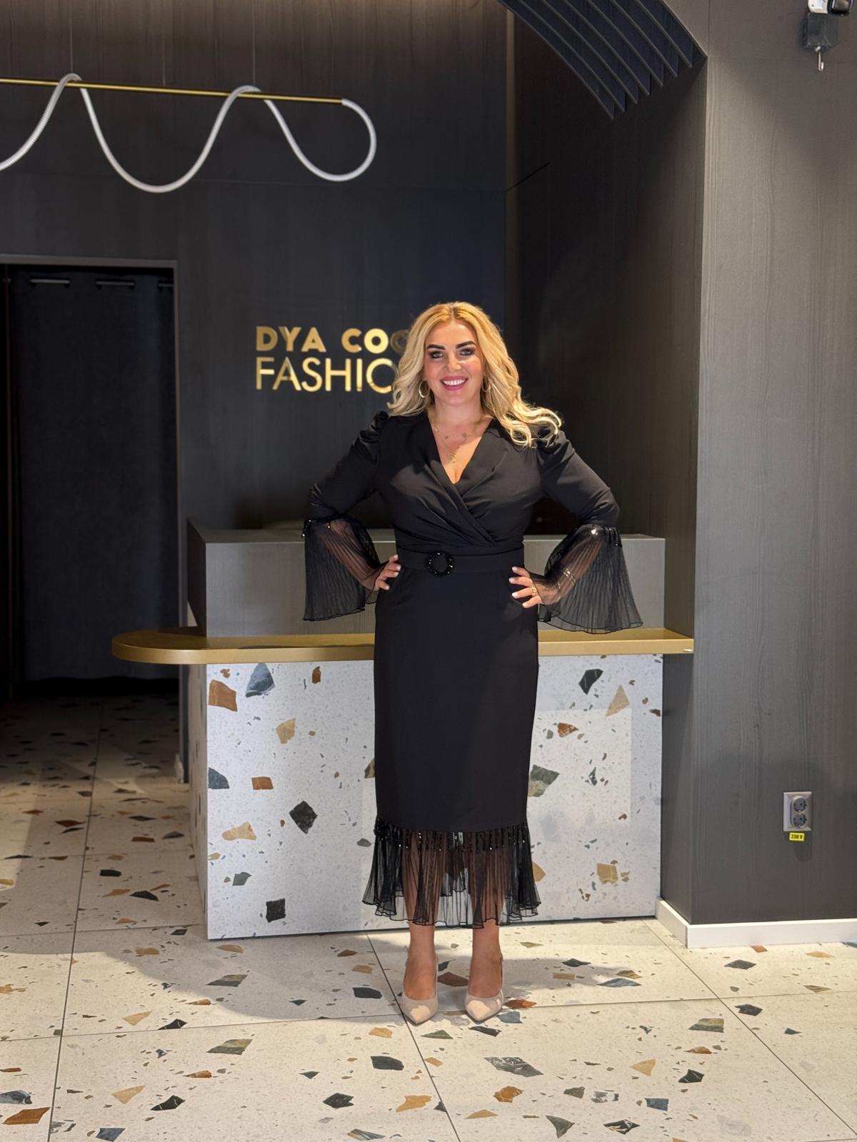Rochie Midi Neagră Cu Detalii Plisate DYA1239