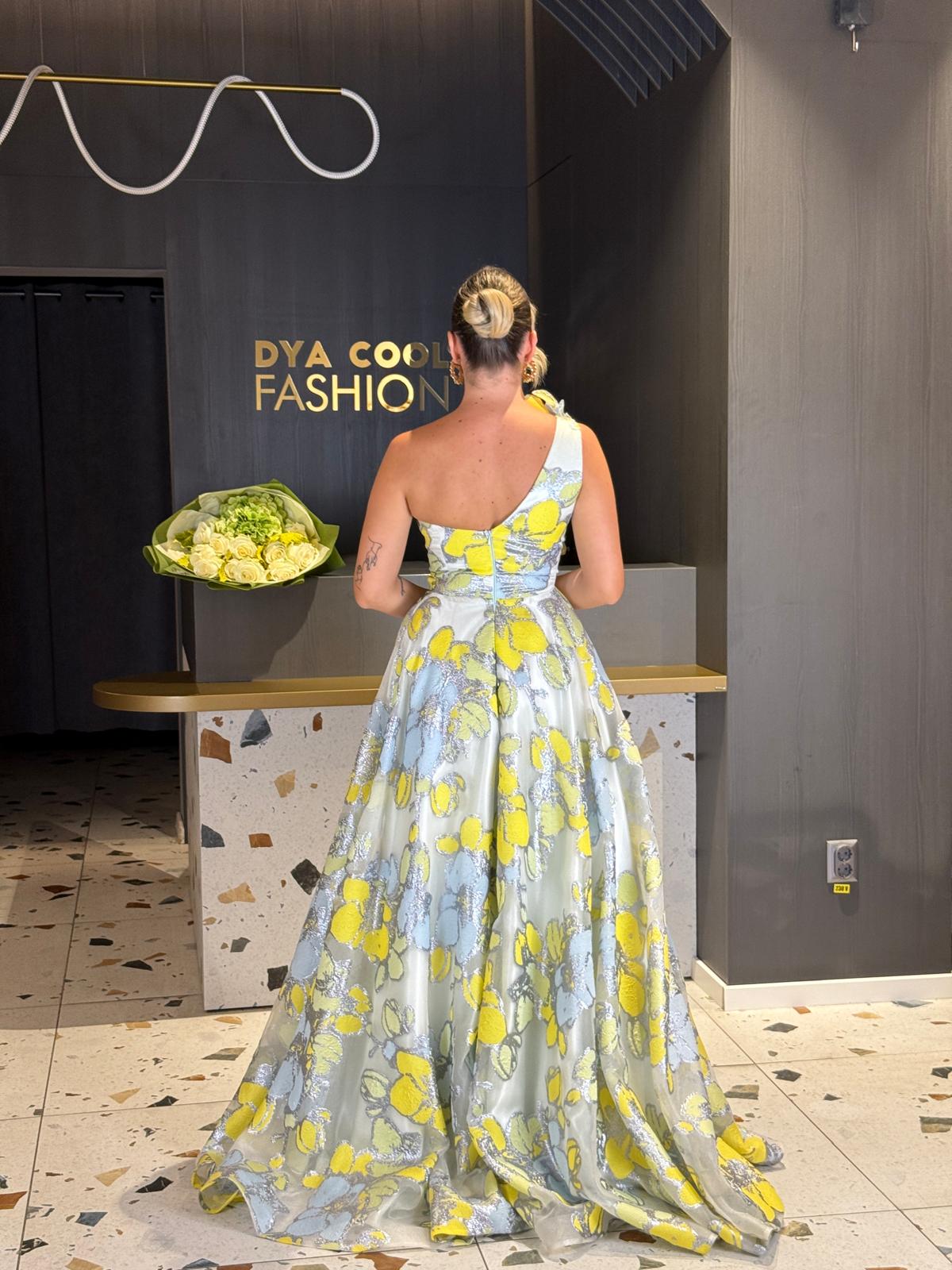 Rochie Asimetrică Lungă Cu Imprimeu Floral Galben-Argintiu DYA1240 - imagine 4