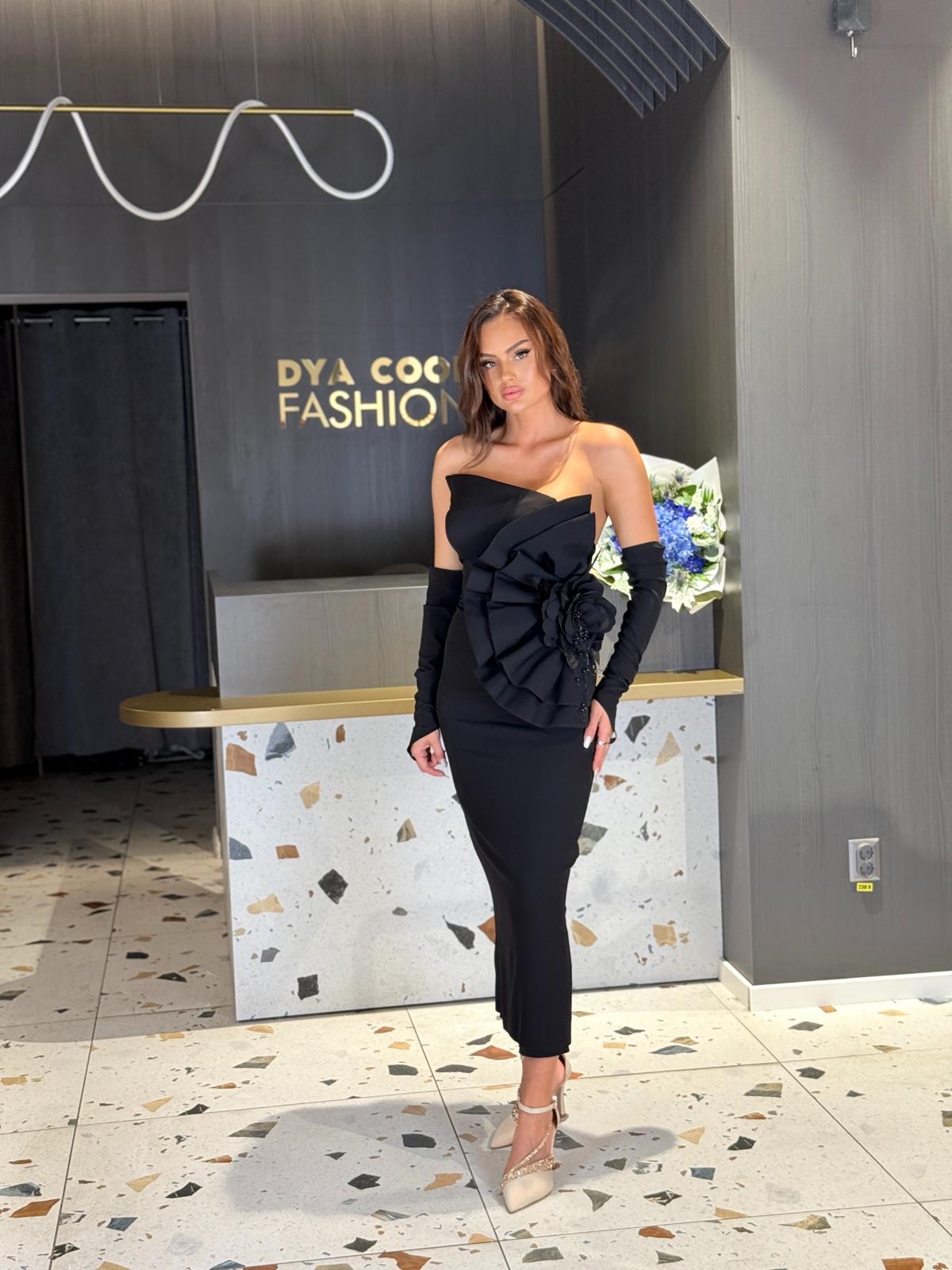 Rochie Midi Neagră Cu Mâneci Lungi Și Detaliu Floral DYA1212