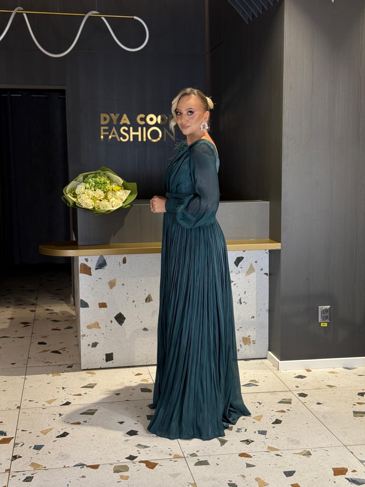 Rochie Lungă Verde Smarald cu Plisaje DYA1286 - imagine 2