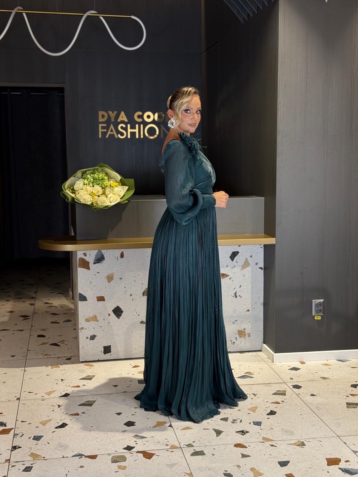 Rochie Lungă Verde Smarald cu Plisaje DYA1286 - imagine 3