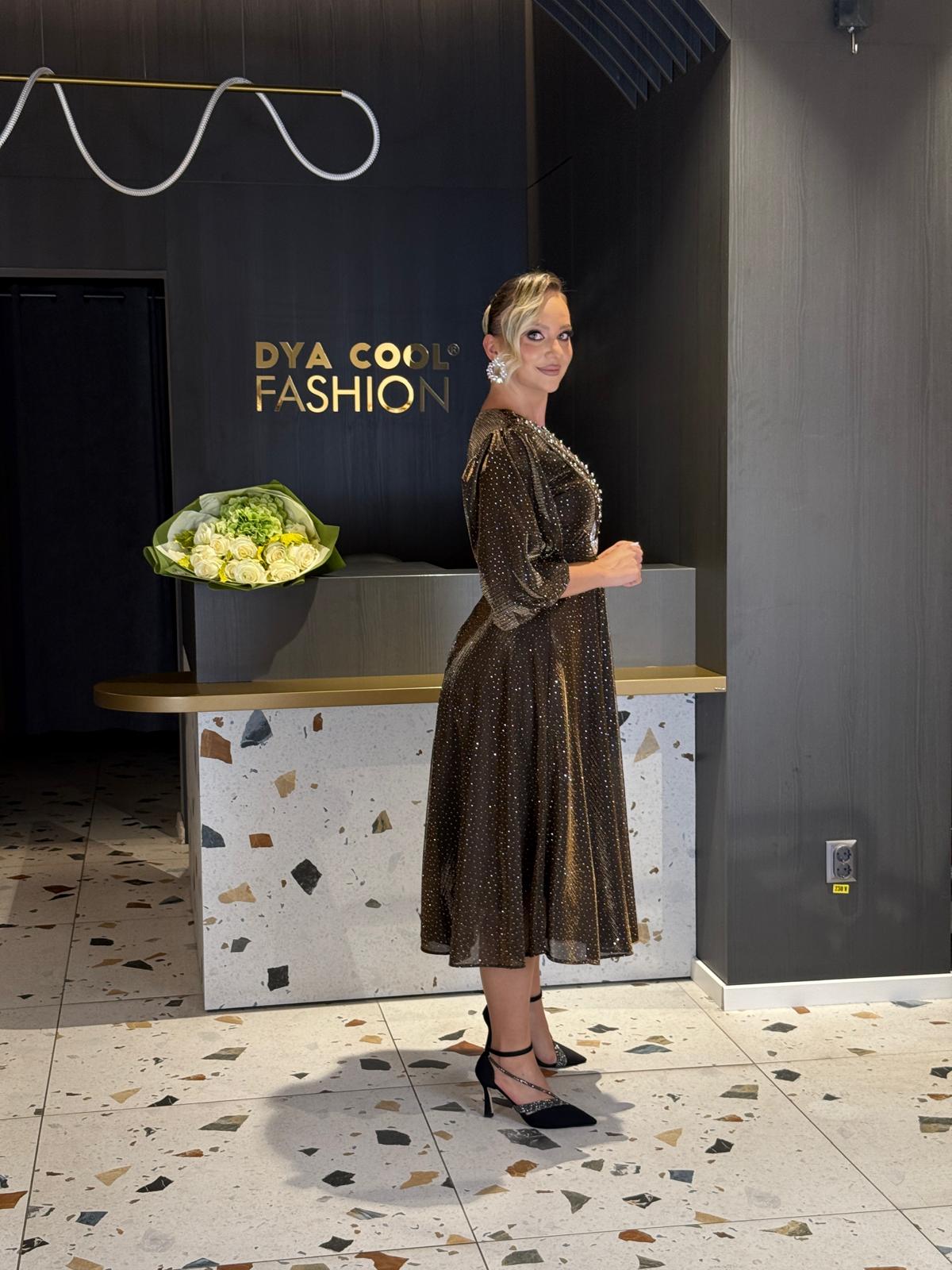Rochie Midi Maro Cu Paiete Și Mâneci Bufante DYA1261 - imagine 3