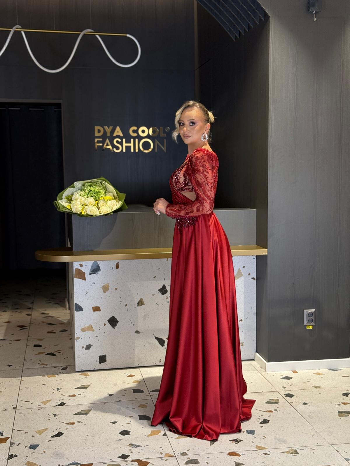 Rochie Lungă Roșie din Dantelă și Satin DYA1269 - imagine 2