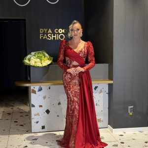 Rochie Lungă Roșie din Dantelă și Satin DYA1269