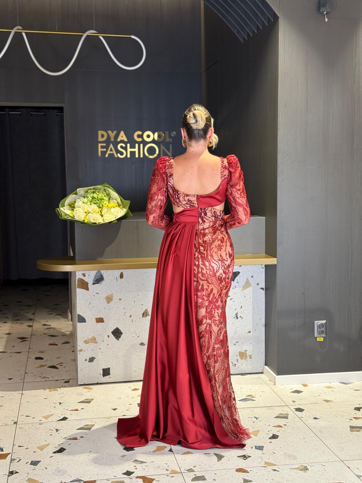 Rochie Lungă Roșie din Dantelă și Satin DYA1269 - imagine 4