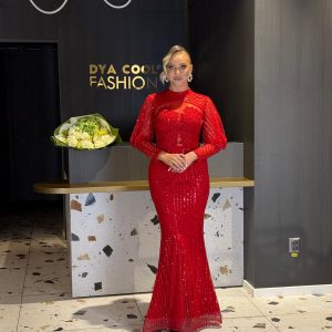 Rochie Lungă  Roșie Cu Mărgele Și Dantelă DYA1273