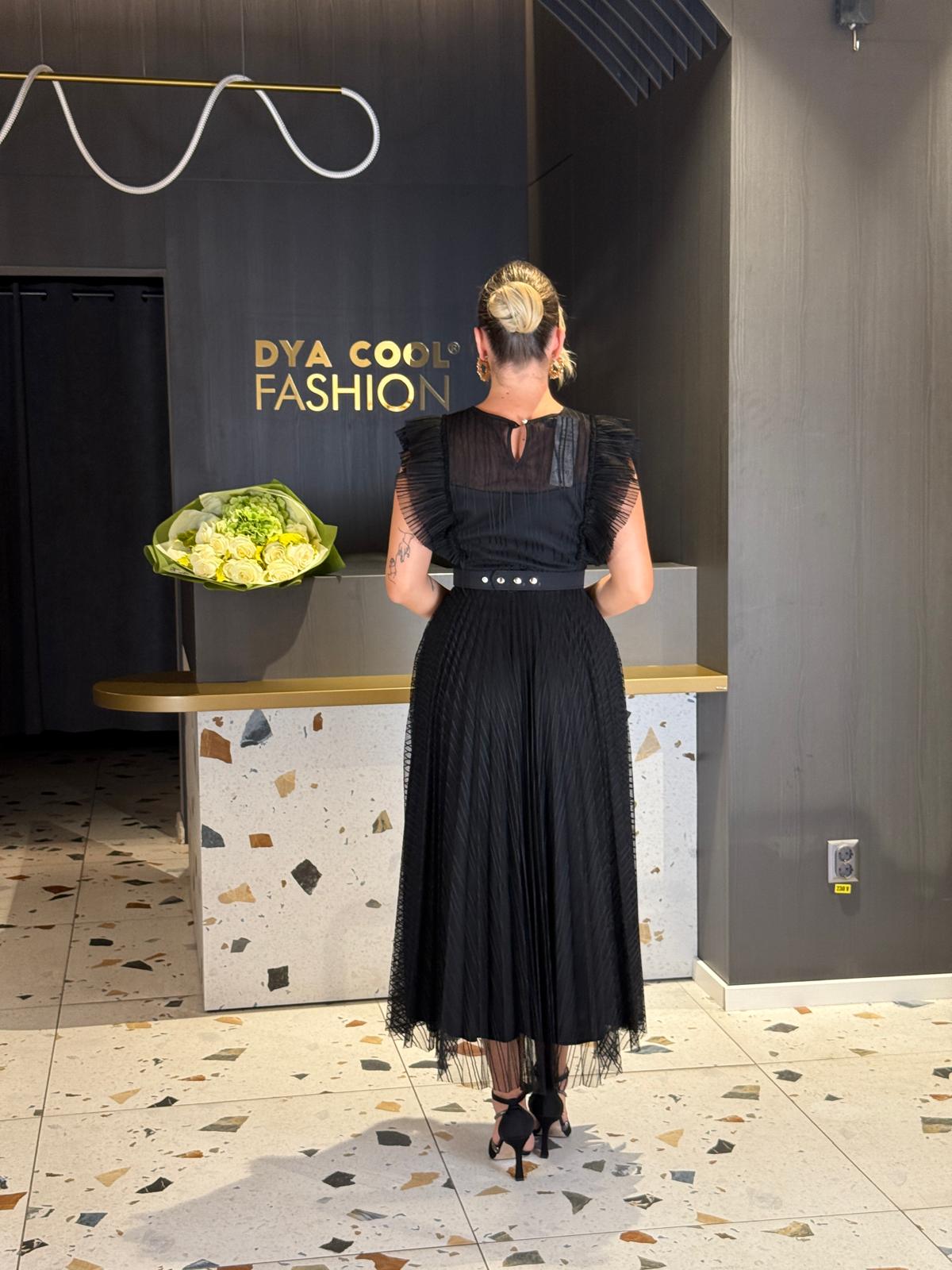 Rochie Neagră Plisată Midi cu Accesoriu DYA1283 - imagine 4