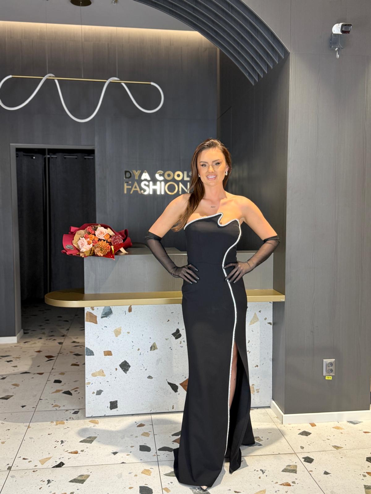 Rochie Lungă Elegantă Neagră Cu Detalii Argintii DYA1318