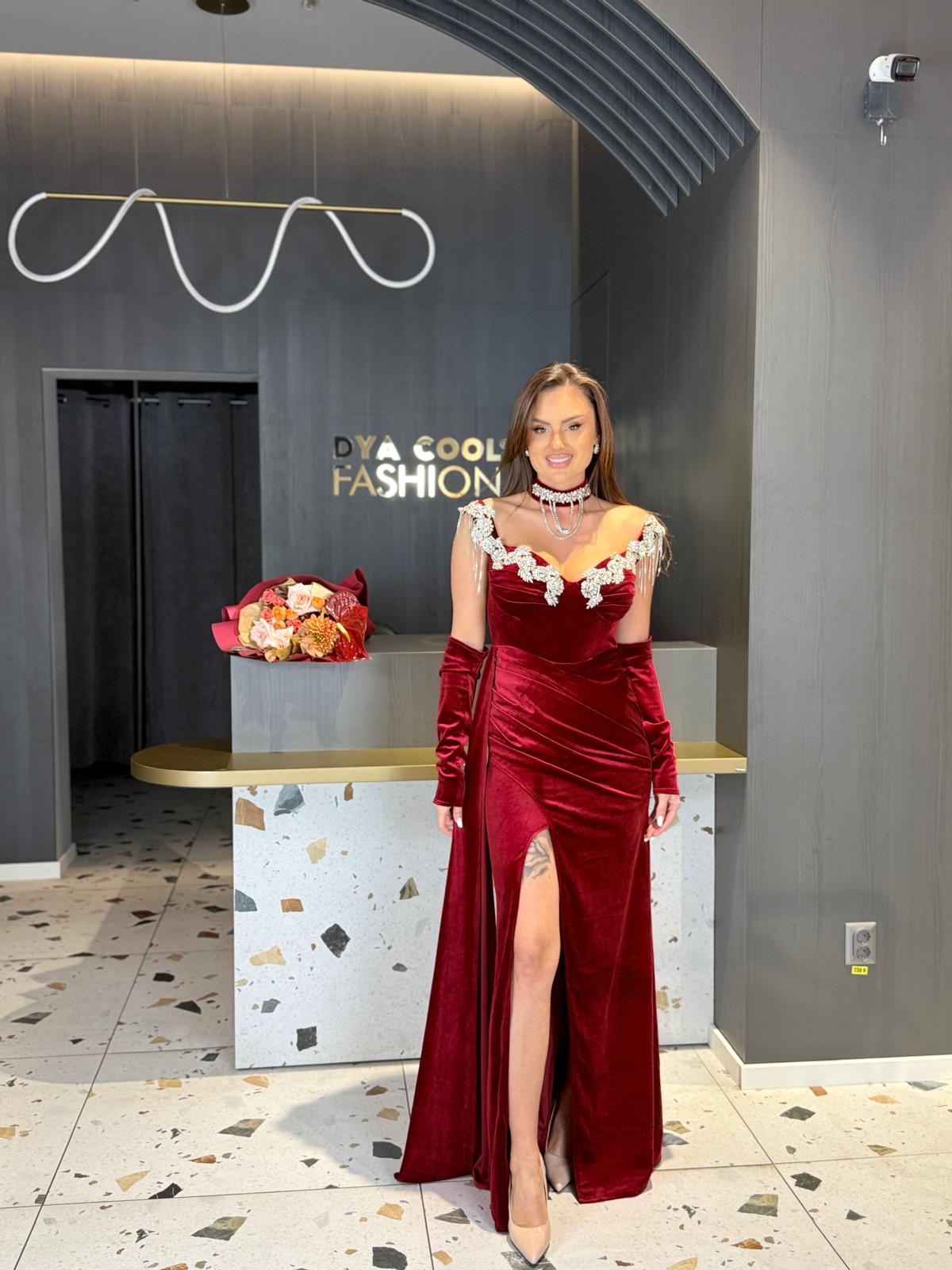 Rochie Catifea Burgundy Cu Aplicații Brodate DYA1343