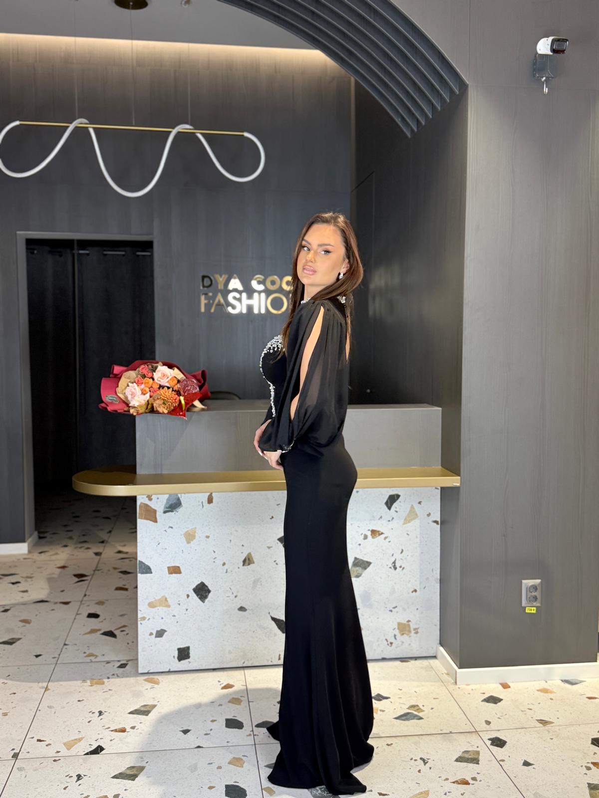 Rochie Lungă Neagră Cu Cristale Și Mâneci Cape DYA1350 - imagine 2